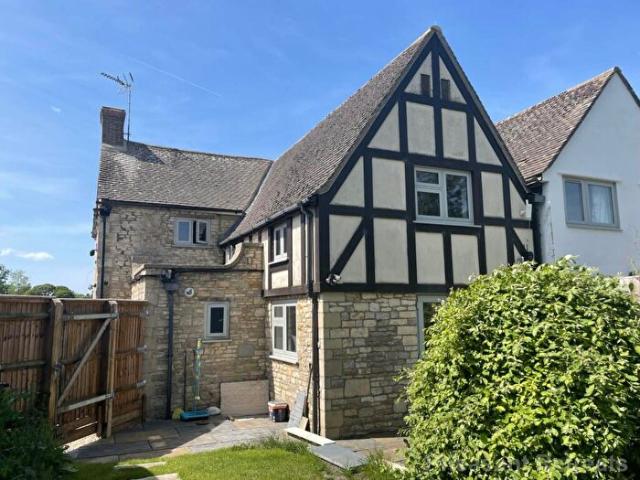 Apartment for rent in Delly End, Black Bourton