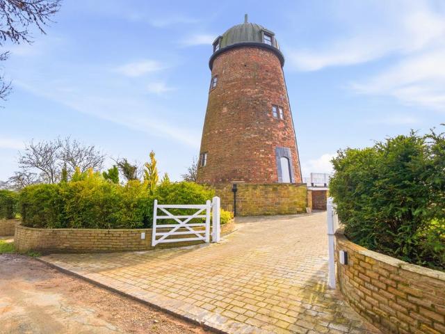 House for sale in Croxton, Baswich