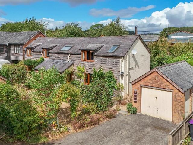 House for sale in Sarn, Wales