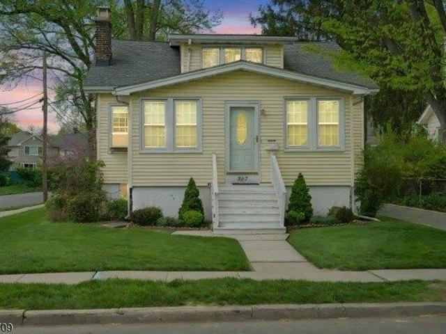 House for sale in Cranford, New Jersey