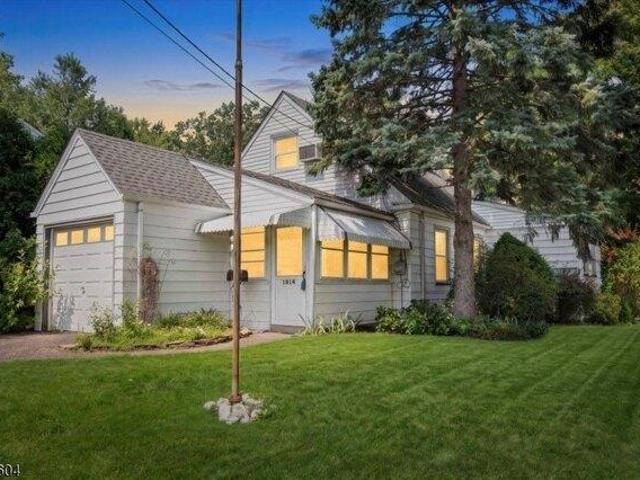 House for sale in Cranford, New Jersey