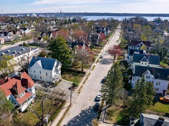 Condo for sale in Cranston, Rhode Island