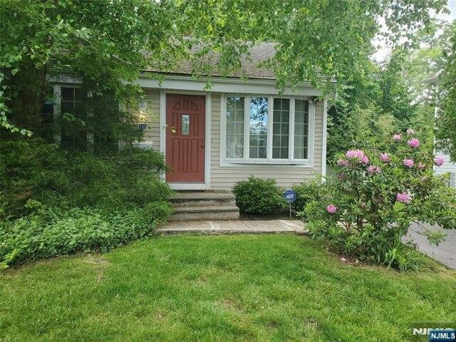 House for sale in Cresskill