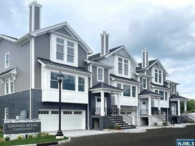 House for sale in Cresskill