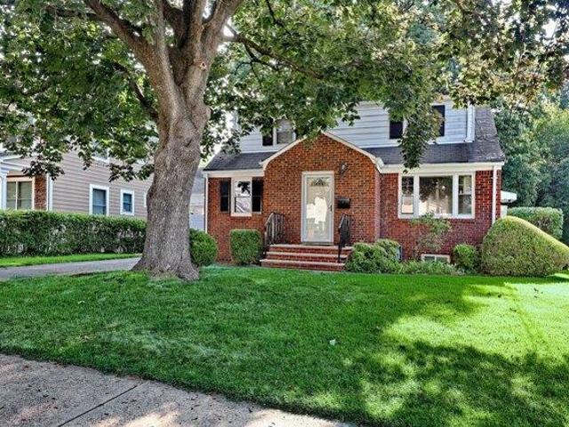 House for sale in Dumont, New Jersey