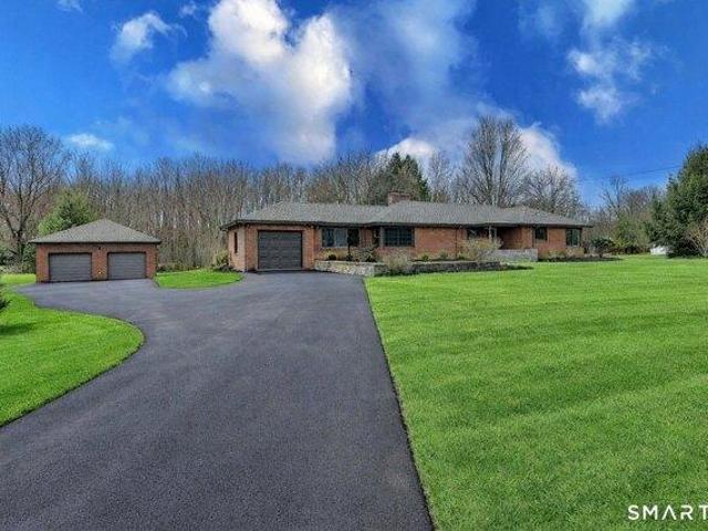 House for sale in Cromwell, Connecticut