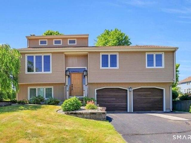 House for sale in Cromwell, Connecticut