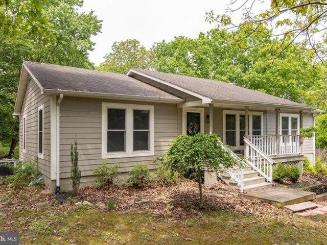 House for sale in Cross Junction