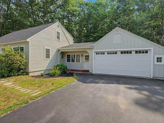 House for sale in Cumberland Center, Maine
