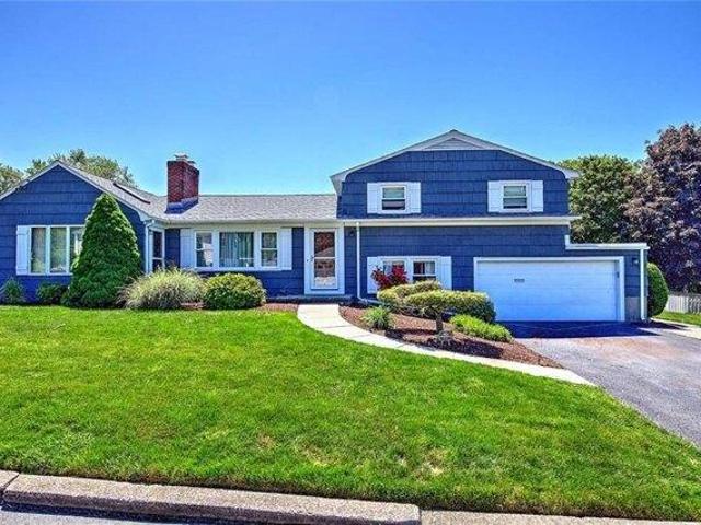 House for sale in Cumberland, Rhode Island