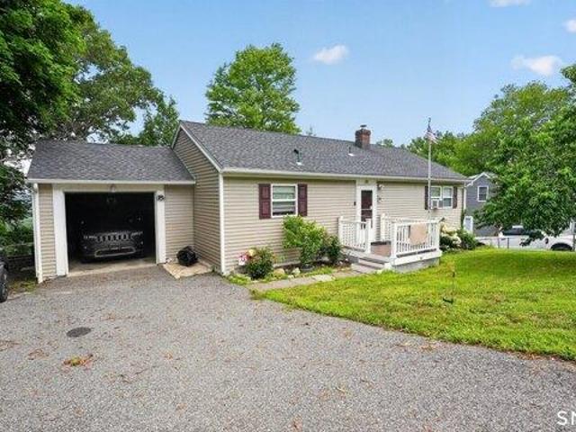 House for sale in Danbury, Connecticut