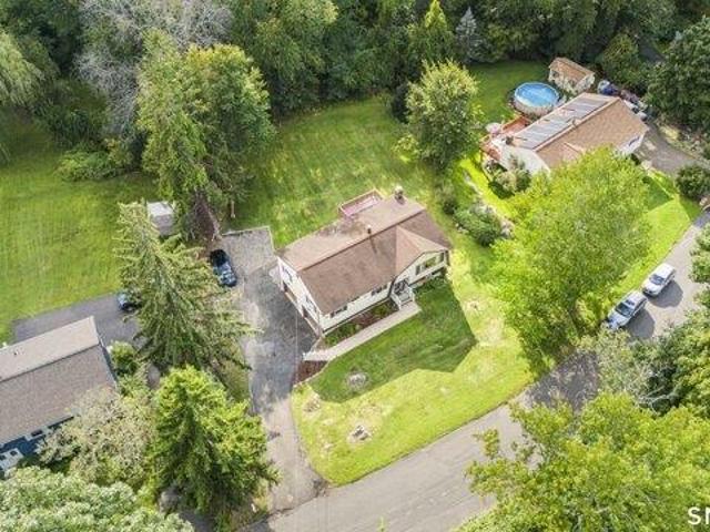 House for sale in Aqua Vista, Danbury