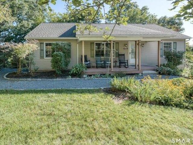 House for sale in Pleasant Acres, Danbury