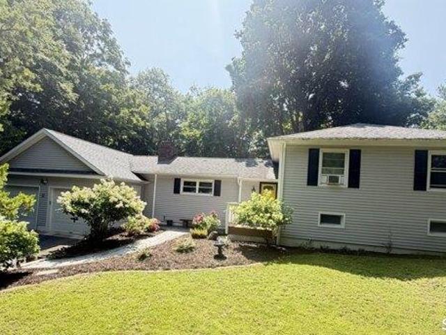 House for sale in Mill Plain, Danbury