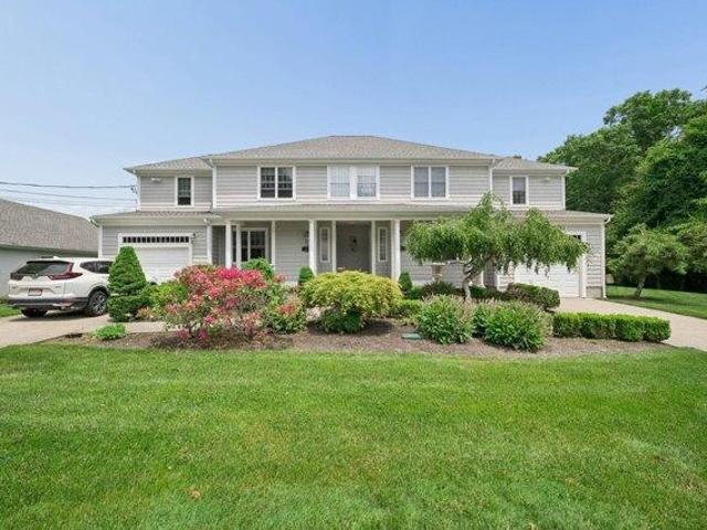 House for sale in South Dartmouth, Dartmouth