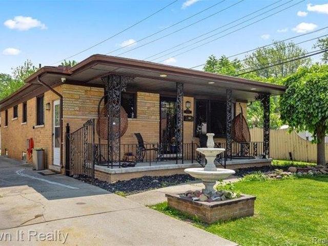 House for sale in Dearborn Heights, Michigan