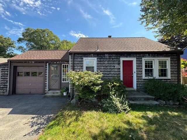 House for sale in Endicott, Dedham
