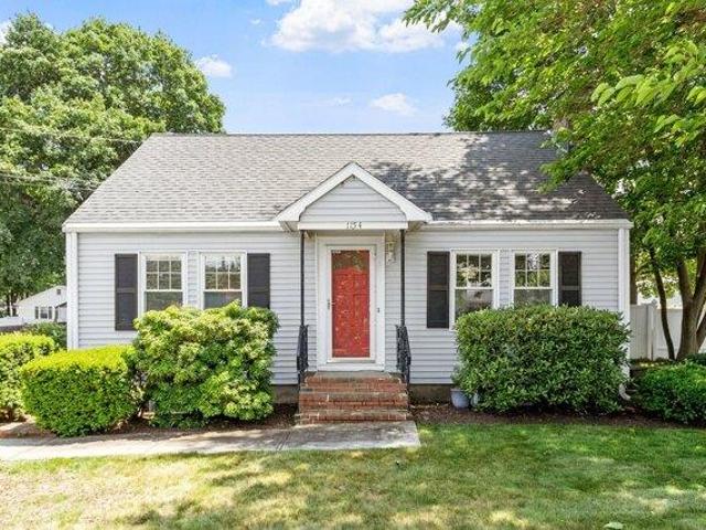 House for sale in Dedham