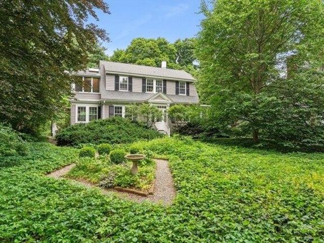 House for sale in Dedham