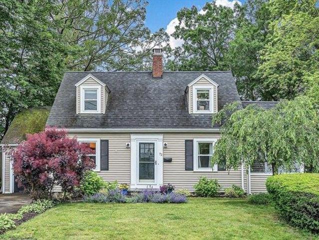 House for sale in Dedham