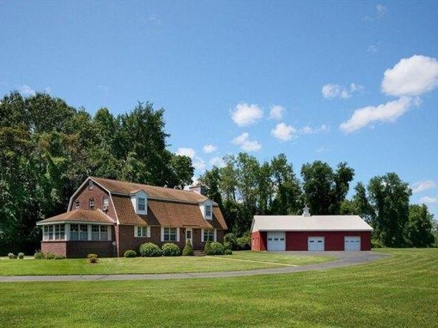 House for sale in Deerfield, Massachusetts