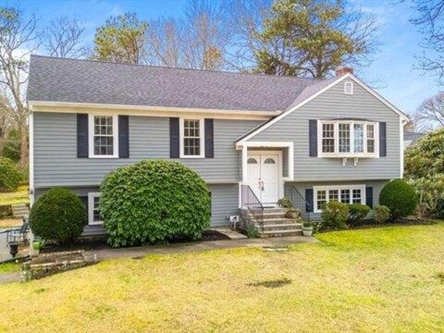 House for sale in Dennis