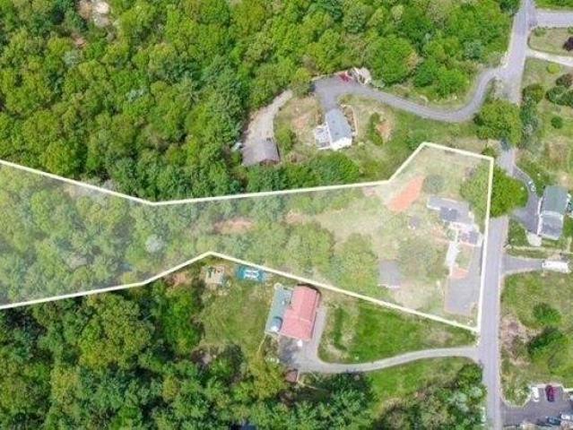House for sale in Derry, Rockingham County