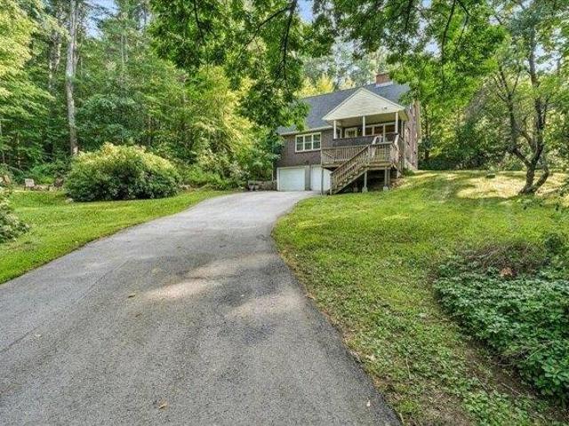 House for sale in Derry, Rockingham County