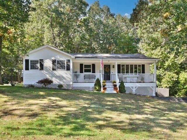 House for sale in Derry, Rockingham County
