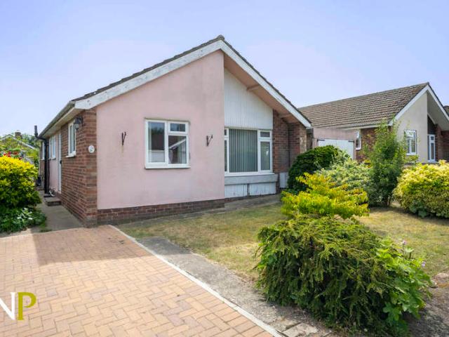 Bungalow for sale in Chelmondiston, Suffolk