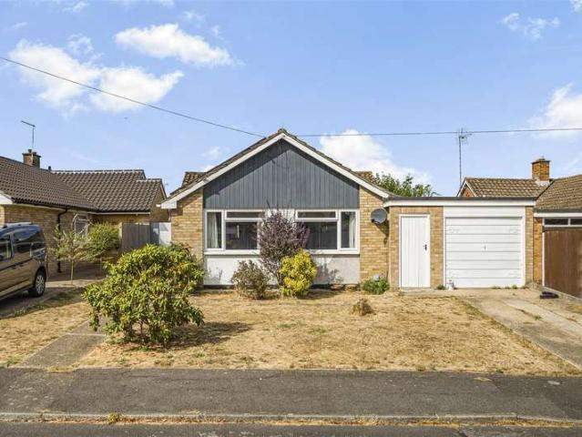 Bungalow for sale in Dedworth, Windsor