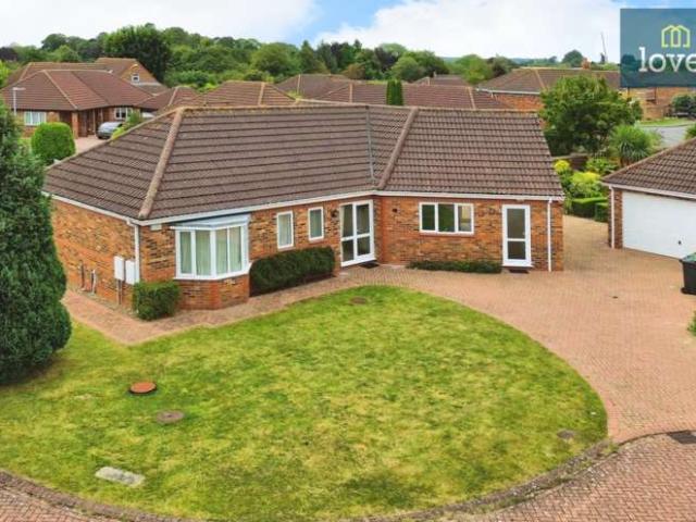 Bungalow for sale in Waltham