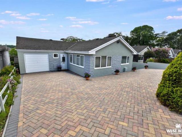 Bungalow for sale in Monkton, Pembroke