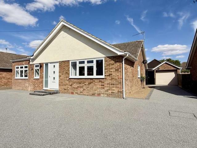 Bungalow for rent in Bocking, Chipping Hill
