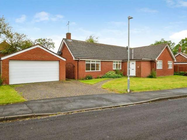 Bungalow for sale in Barnard's Green, Forthampton