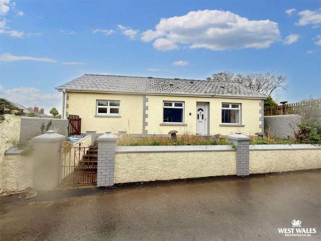 Bungalow for sale in Llansaint, Wales