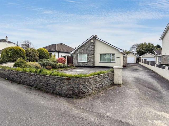 Bungalow for sale in Carnon Downs, Cornwall