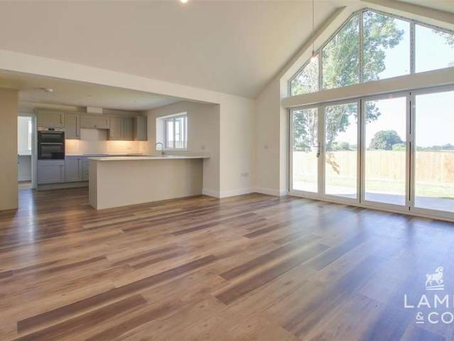 Bungalow for sale in Frinton and Walton, Dale Hill