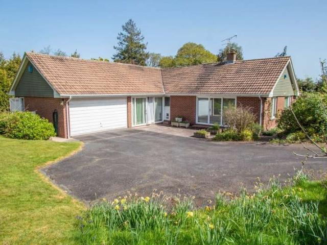 Bungalow for sale in West Hill, Budlake