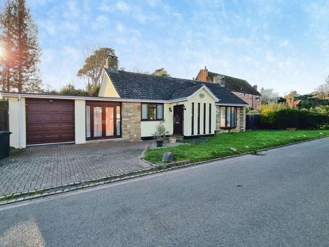 Bungalow for sale in Clophill, Bedfordshire