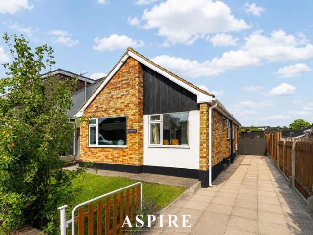 Bungalow for sale in Alton Barnes, Essex