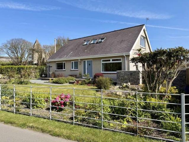 Bungalow for sale in Amlwch, Wales