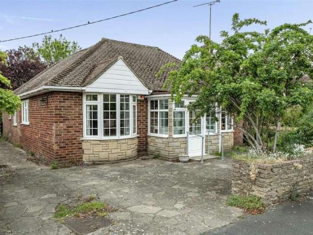 Bungalow for sale in Little Sandhurst