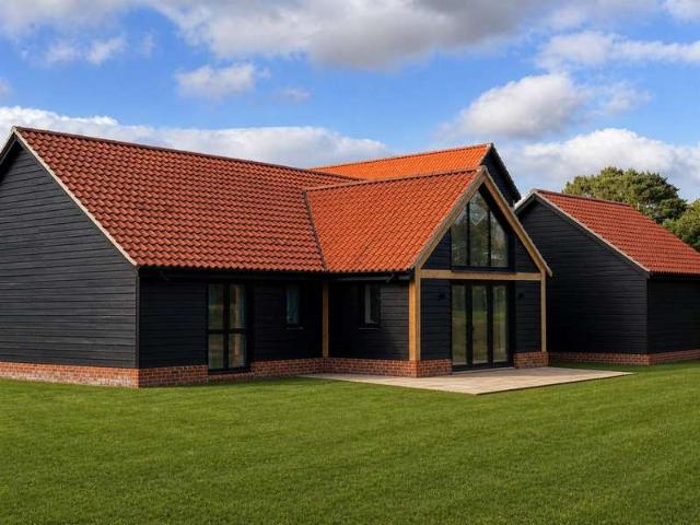 Bungalow for sale in Bedingfield, Suffolk