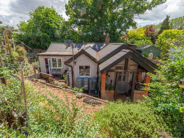 Bungalow for sale in Eastbridge, Suffolk