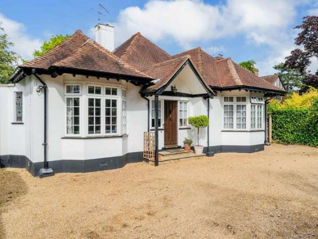 Bungalow for sale in Tadworth, Reigate and Banstead