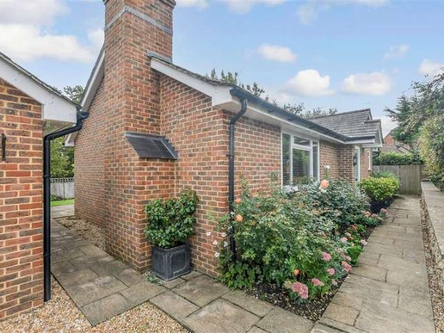 Bungalow for sale in Bridgefield, Kent