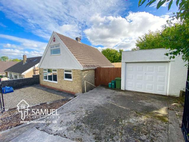 Bungalow for sale in Hirwaun, Wales