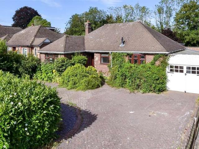 Bungalow for sale in Midway, Kent