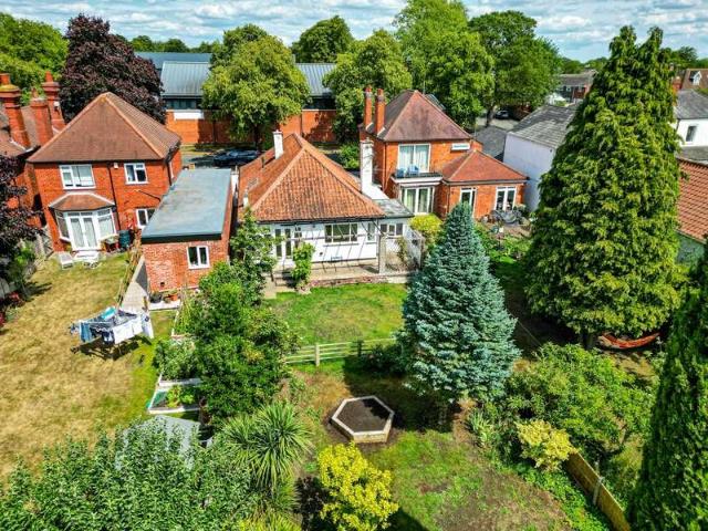 Bungalow for sale in Ermine West, Brayford